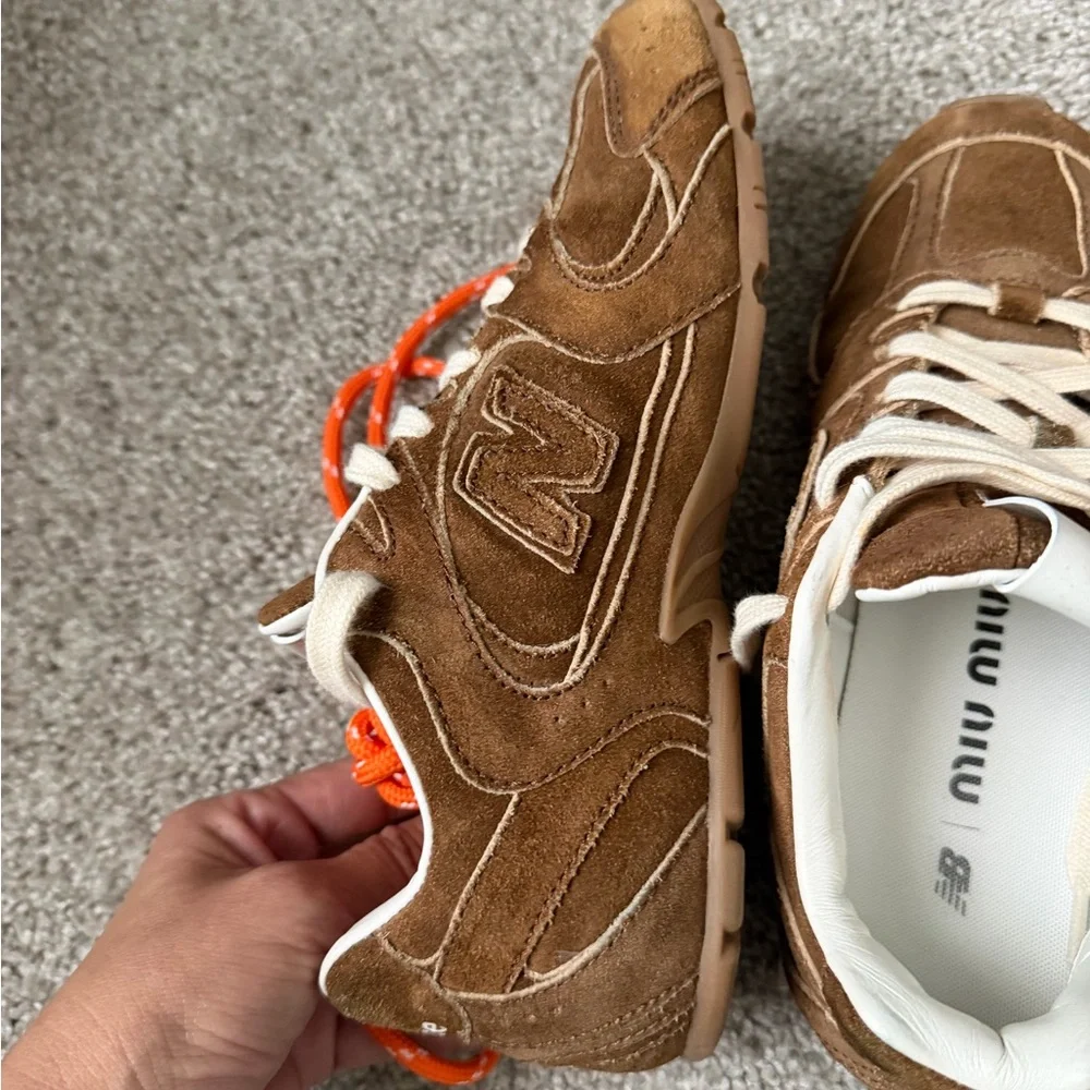 Miu Miu Brown Suede New Balance sneakers - Picture 9 of 9